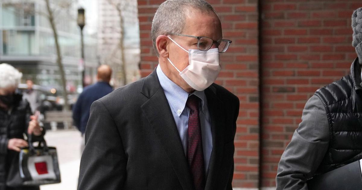 Charles Lieber Ex Harvard Professor Avoids Prison Time For Lying About China Ties Cbs Boston