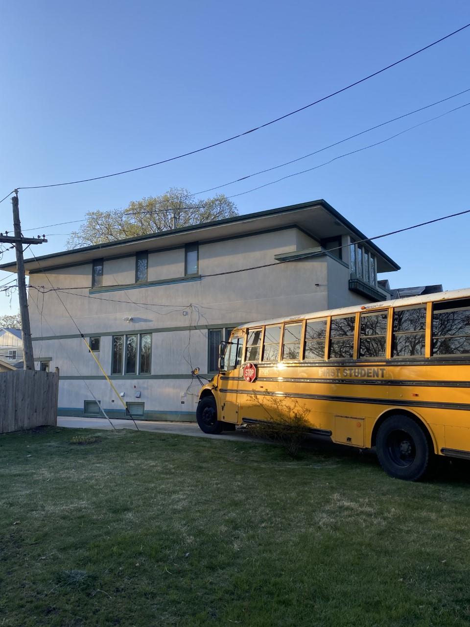 School bus crashes into house in Western Springs - CBS Chicago