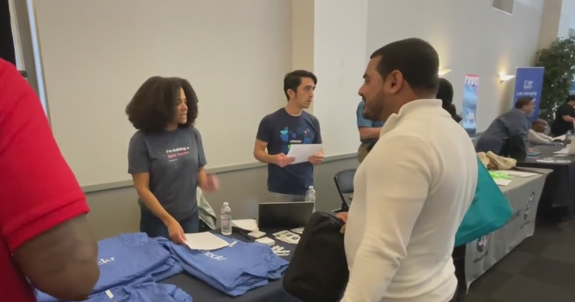 Oakland job fair helps former inmates with fresh start - CBS San Francisco