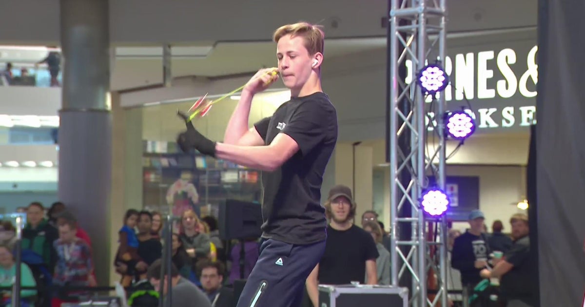 Yoyo players showcase skills at Mall of America CBS Minnesota
