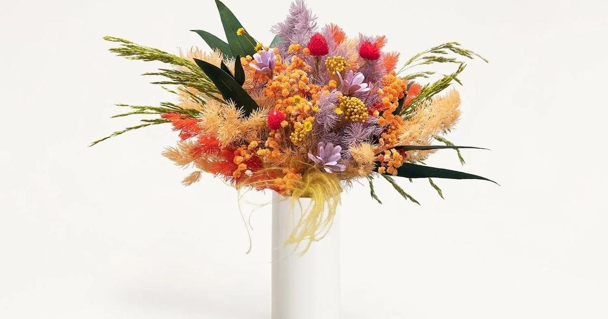 Mother's Day flower deal Get 2 dried bouquets for the price