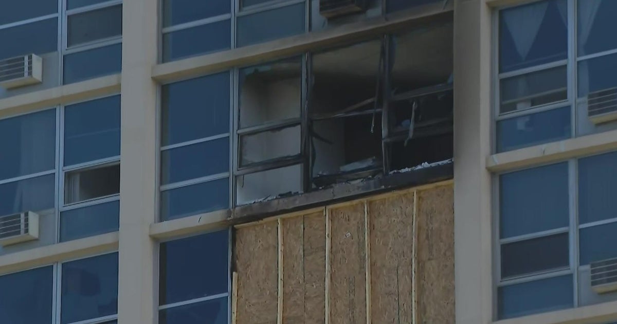 Neighbors complain smoke alarms didn't sound for 10 minutes in high