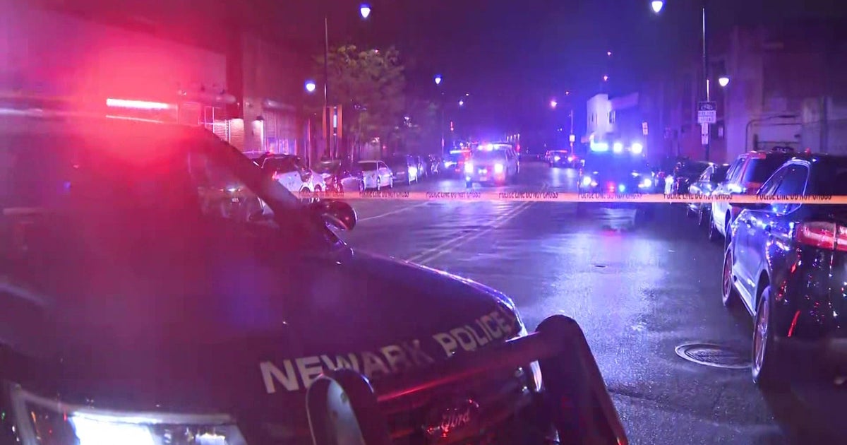 Officials: 3 dead, including child, in Newark shooting - CBS New York