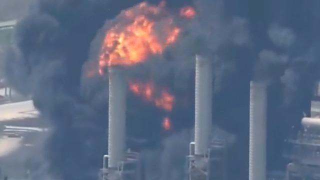 cbsn-fusion-large-fire-erupts-at-oil-refinery-near-houston-thumbnail-1945486-640x360.jpg 