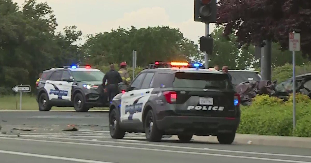 7 people taken to hospital after Elk Grove crash