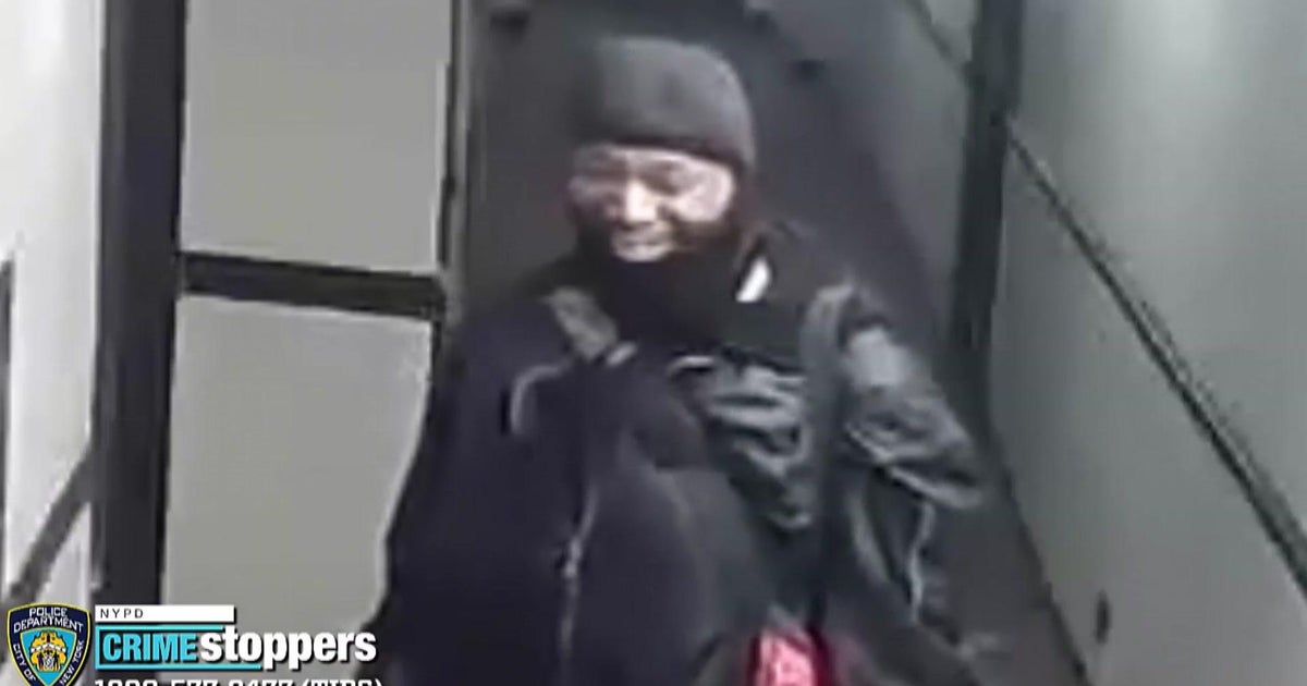 Police: New video shows man wanted for raping woman in Maspeth, Queens ...
