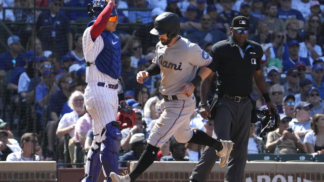 Segura hits game-ending single as Marlins beat Cubs