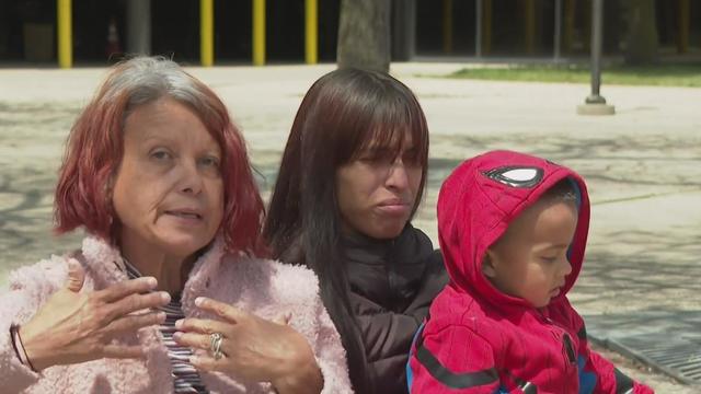 venezuelan-grandmother-at-cpd-station.jpg 