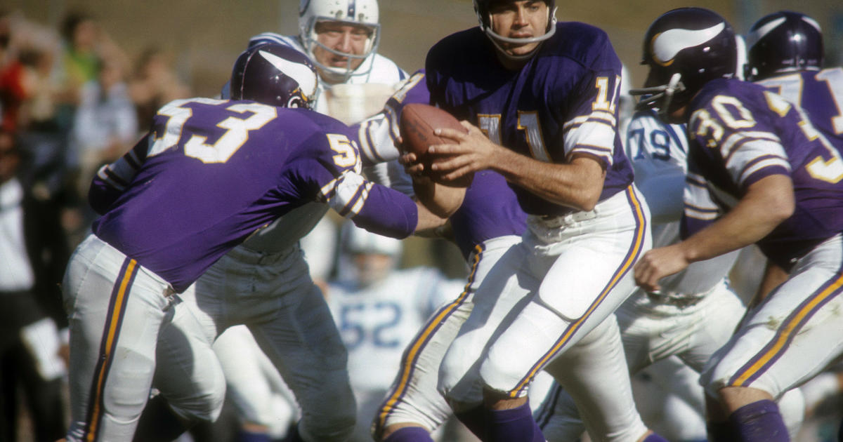 NFL 1960's Minnesota Vikings QB Joe Kapp Game Action Color 8 X 10 Photo  Picture