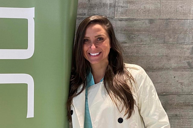 Kouri Richins, tác giả sách thiếu nhi bị cáo buộc giết chồng, đã thay đổi các hợp đồng bảo hiểm nhân thọ, theo các tài liệu cho thấy - CBS News