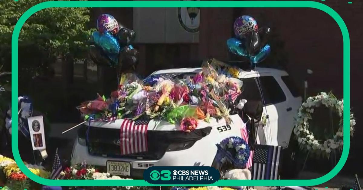 Memorial continues to grow for fallen Officer Bobby Shisler - CBS ...