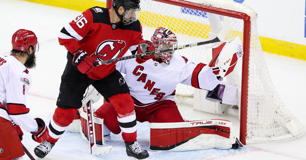 Hurricanes have 5-goal 2nd, rout Devils 6-1 for 3-1 lead