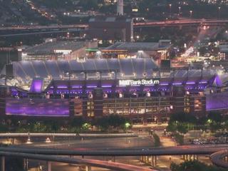 Here is your #Ravens 2023 schedule! Some interesting schedule notes: ⬇️ ➤ 3  of 4 scheduled prime time games away ➤ 3 of first 5 games on…