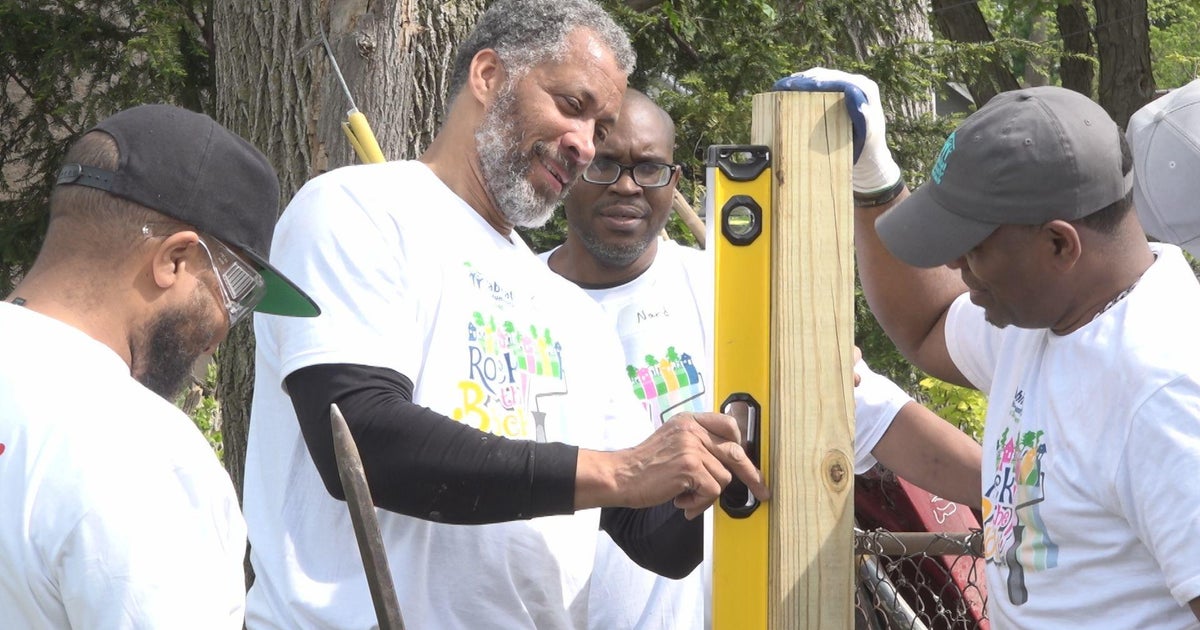 Habitat for Humanity of Oakland County assists Pontiac homeowners with