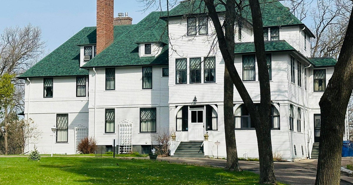 Two mansions of Minnesota lumber barons are popular destination for