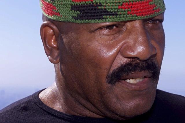 Jim Brown, legendary NFL running back and civil rights pioneer, dead at 87  - ABC News