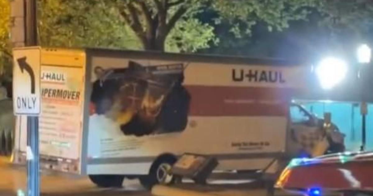 19-year-old Missouri man arrested in U-Haul crash at White House security barriers