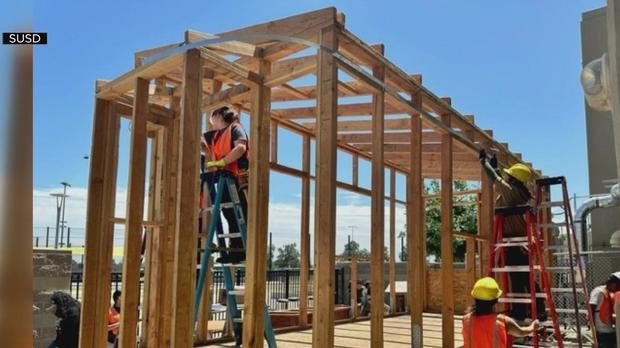 Stockton students building tiny homes as part of their school course 