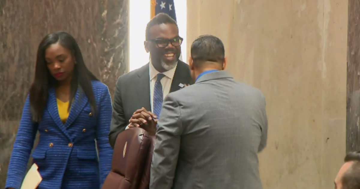 Mayor Brandon Johnson Oversees His First City Council Meeting - CBS Chicago