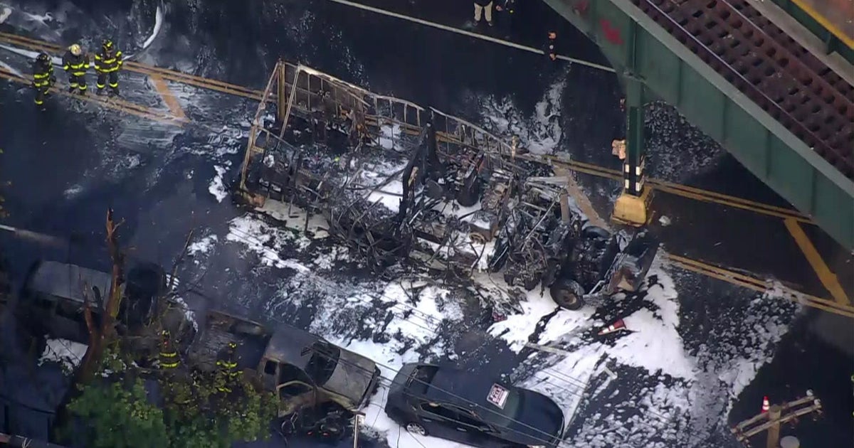 Box truck goes up in flames in the Bronx, multiple vehicles damaged ...