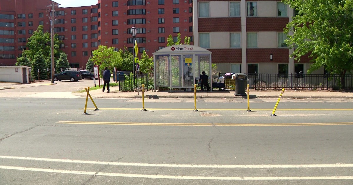 2 women stabbed near downtown Minneapolis - CBS Minnesota