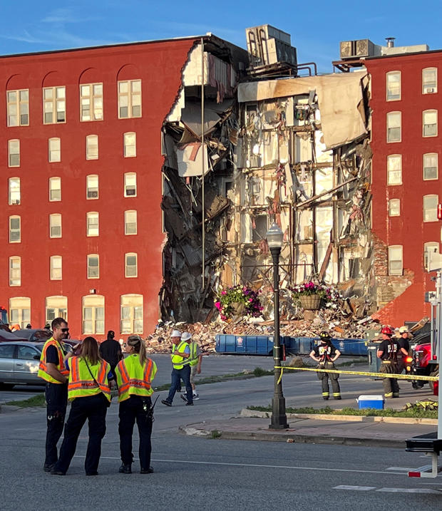 A view of a collapsed apartment building in Davenport, Iowa 