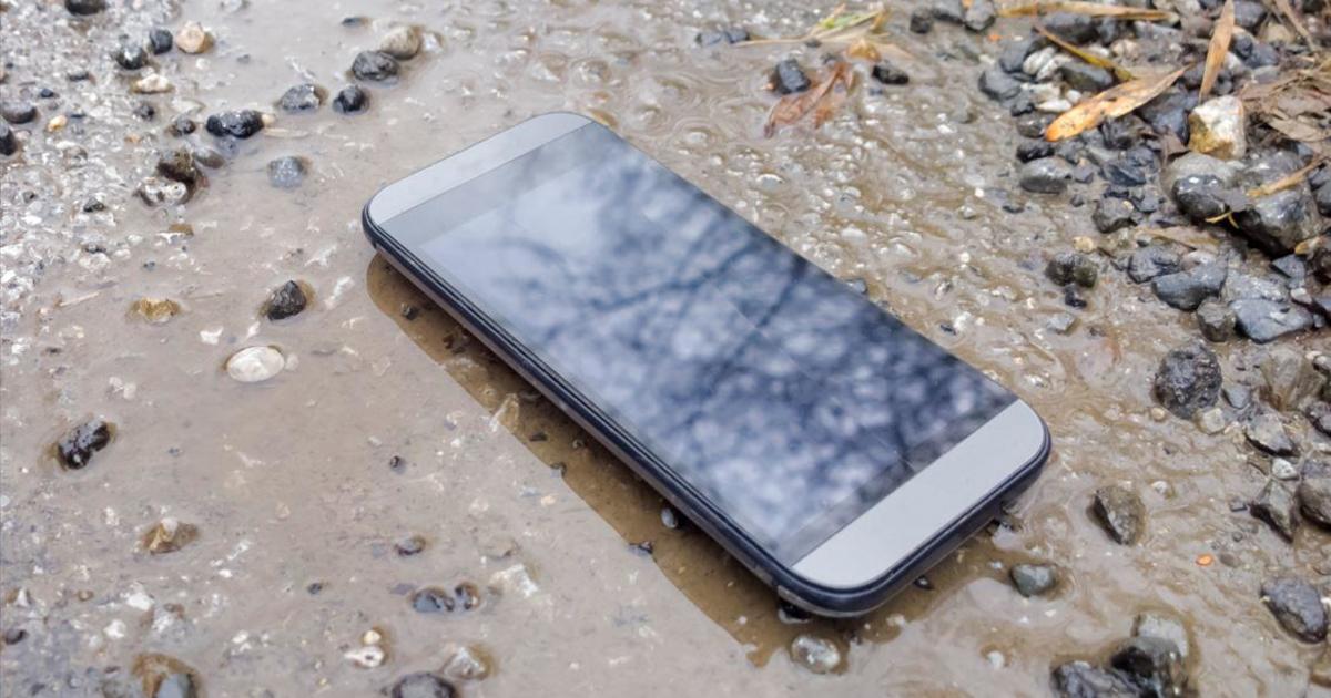 Indian official in hot water for draining reservoir to find his phone