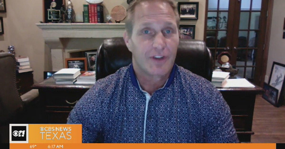 Former Cowboy Chad Hennings helping fellow vets through mental health challenges CBS Texas