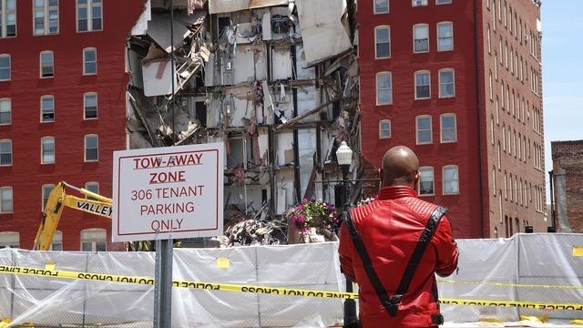 cbsn-fusion-iowa-building-collapse-5-people-still-unaccounted-for-officials-give-update-thumbnail-2008880-640x360.jpg 