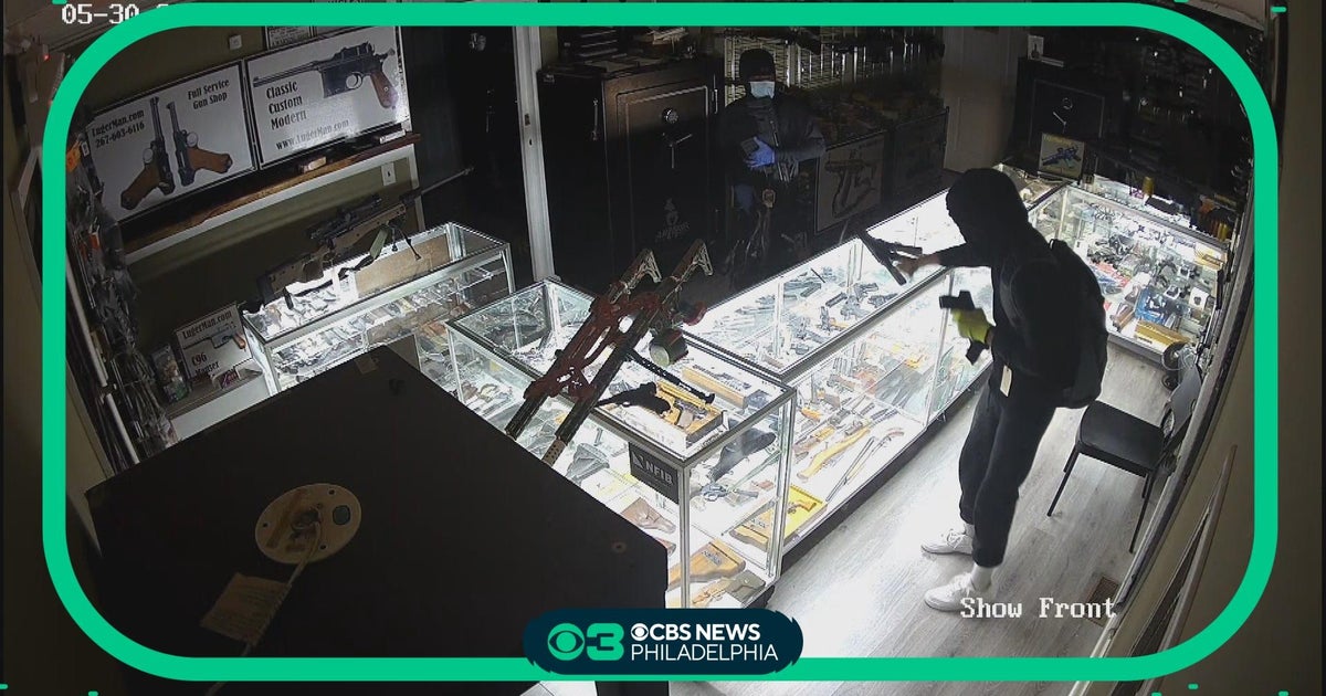 Surveillance video of Pa. gun store burglary - CBS Philadelphia