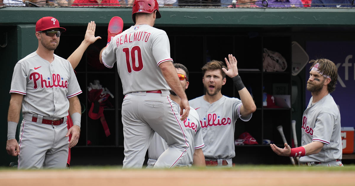 Realmuto reaches tiebreak HR, helps Phillies on quick losing streak with 4-2 victory over Nationals
