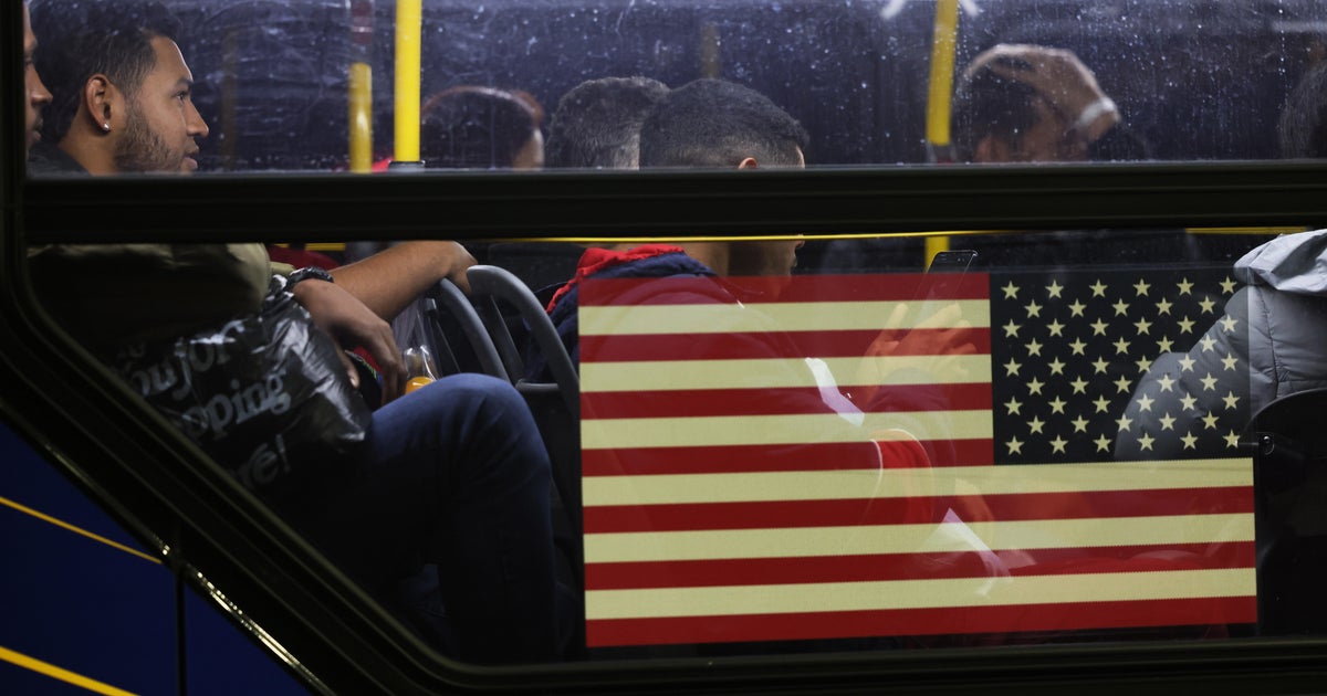 16 migrants bused from Texas dropped off outside Diocese of Sacramento