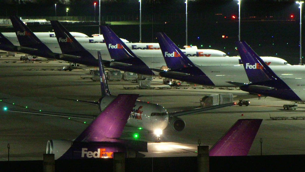 fedex-planes-wide.jpg 