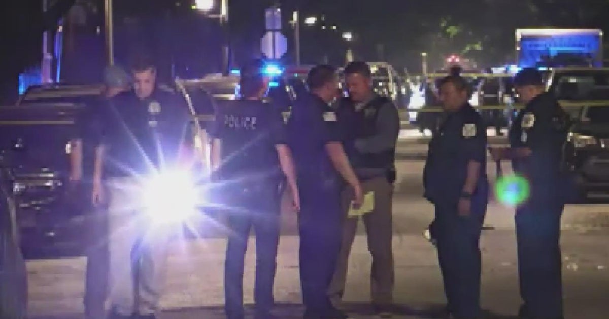 Woman killed, 6 others hurt in shooting on West Side - CBS Chicago