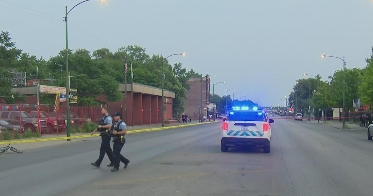 Chicago Shooting 3 people shot near firehouse in Englewood CBS Chicago