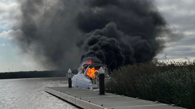 sc-boat-fire.png 