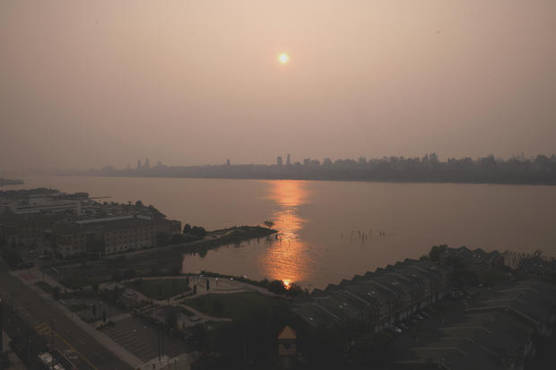 Smoky Sky In New York Due To Canadian Wildfires