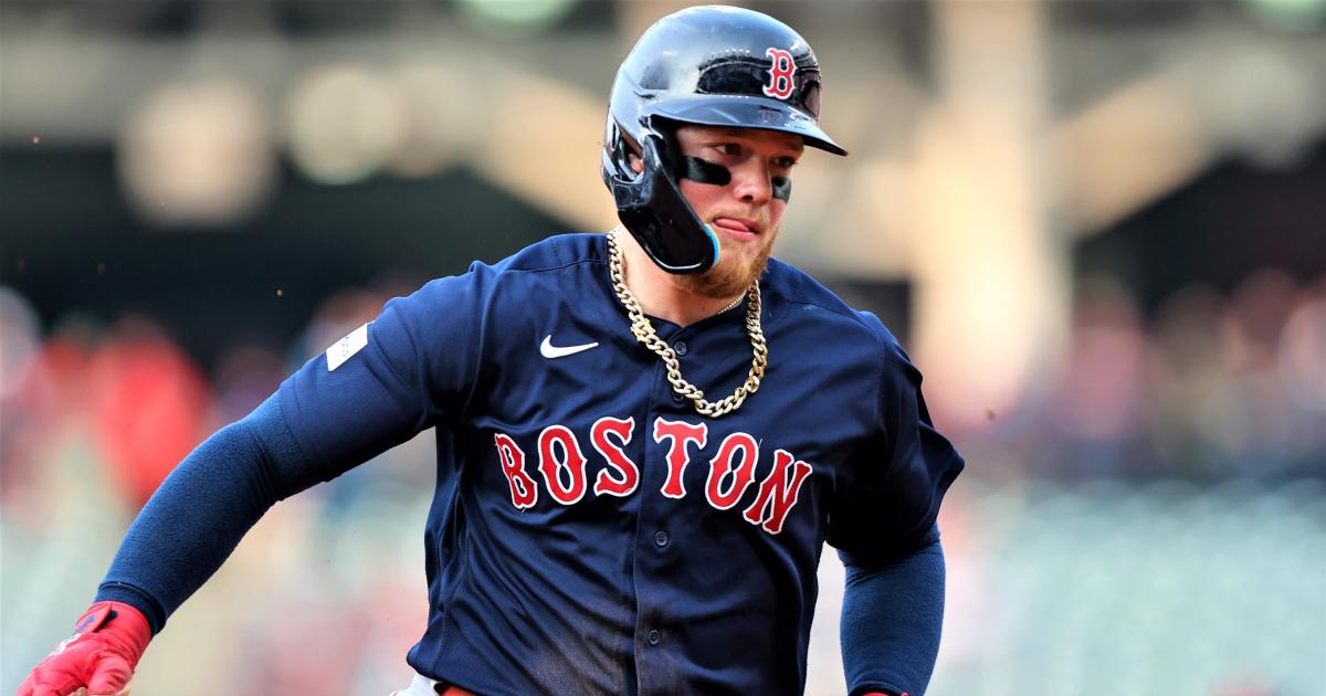 Report: Alex Verdugo benched for not hustling, not in lineup for Red Sox'  series finale in Cleveland - CBS Boston