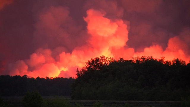 23pkg-rh-nj-wildfires-frame-1434.jpg 