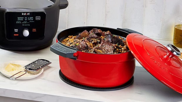Instant Pot Electric Round Dutch Oven