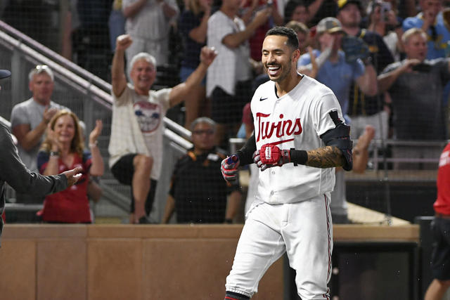 Christian Vázquez returns to Fenway for first time as a Twin