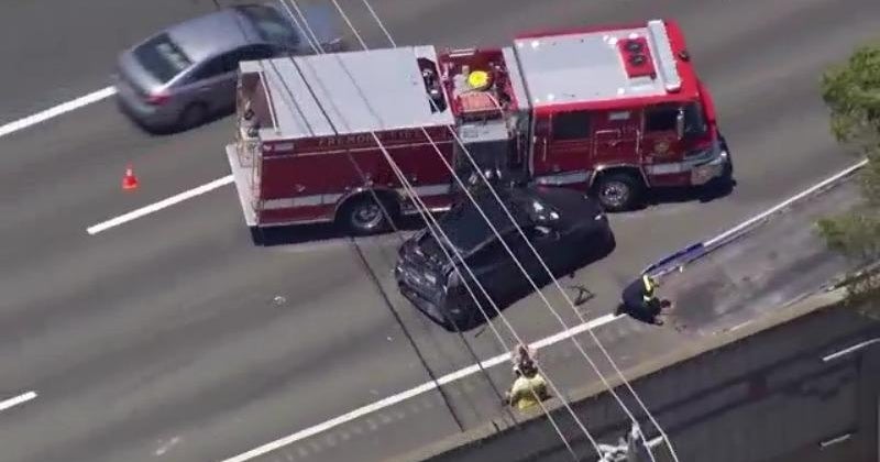 Tesla plows into fire engine on Highway 680 in Fremont - CBS San Francisco