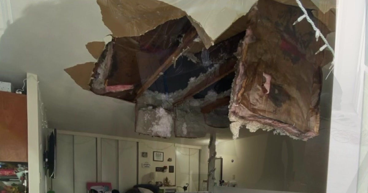 Living room ceiling collapses onto sleeping teen in Ronkonkoma - CBS ...