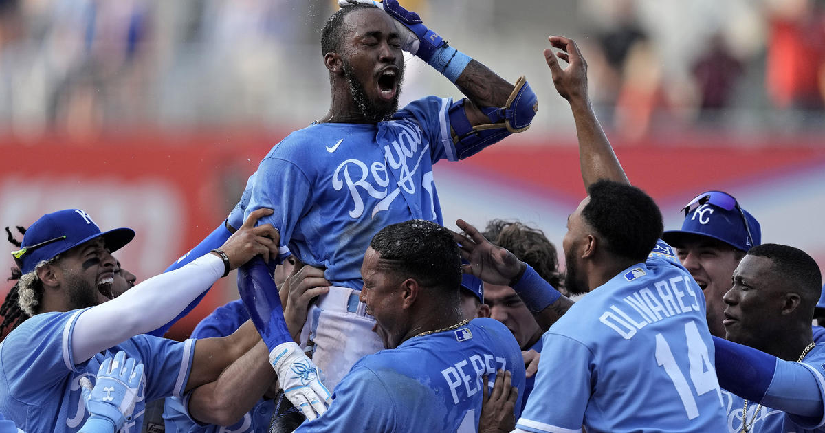 Toronto Blue Jays snap losing streak with win against Kansas City Royals