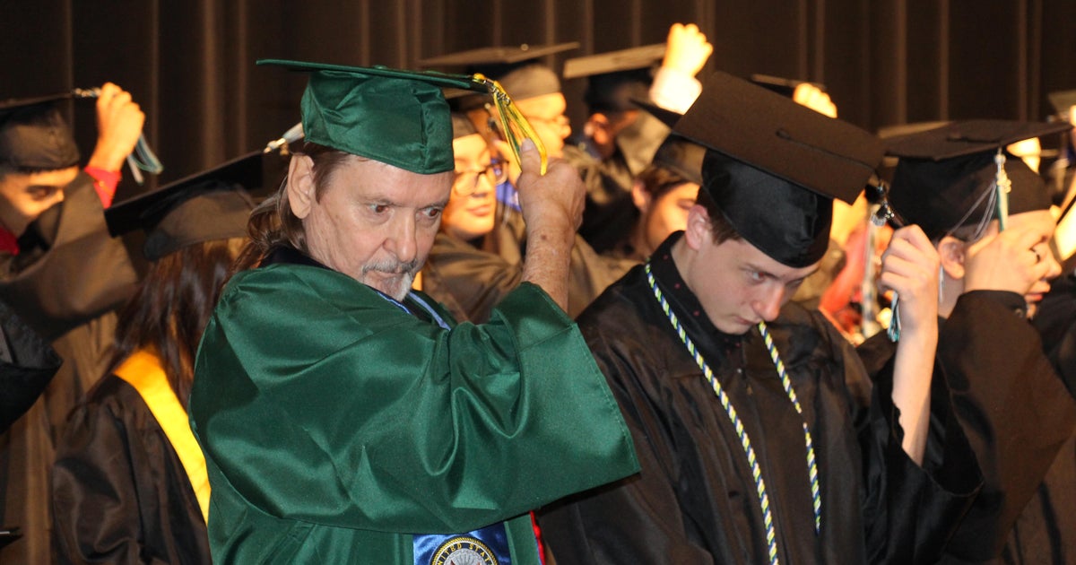 Vietnam veteran receives high school diploma after 54 years - Vimarsana News