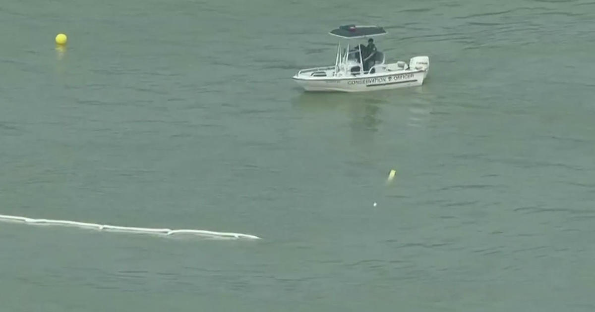 Helicopter crashes into Cedar Lake in Northwest Indiana