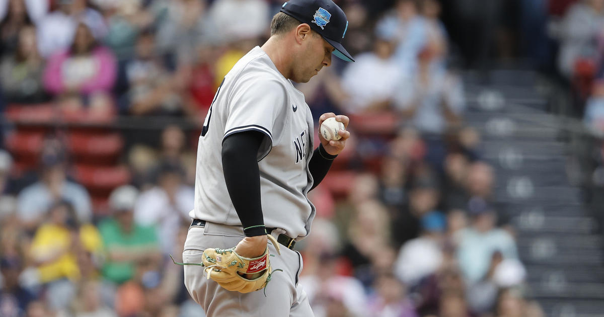 Red Sox lose second straight to rival Yankees to start season