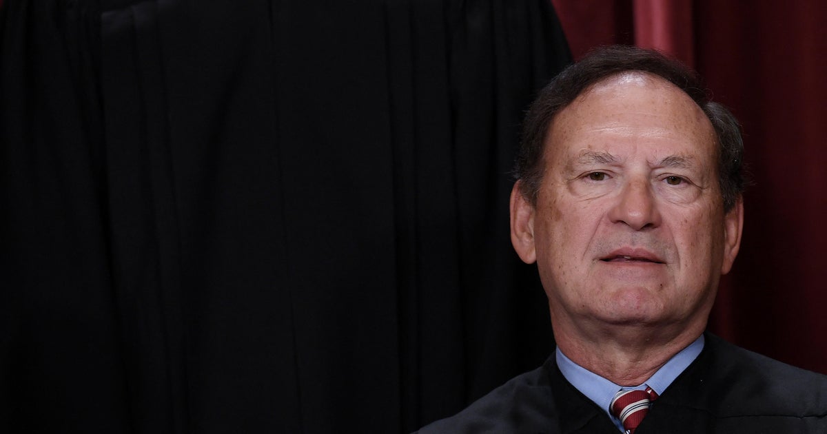 Alito says he spoke with Trump about former law clerk before Supreme Court filing in "hush money" case