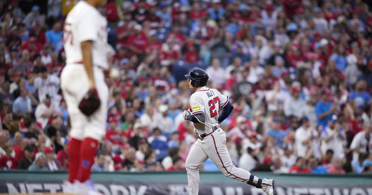 Sixers' Joel Embiid, Tyrese Maxey attend Phillies-Braves NLDS Game