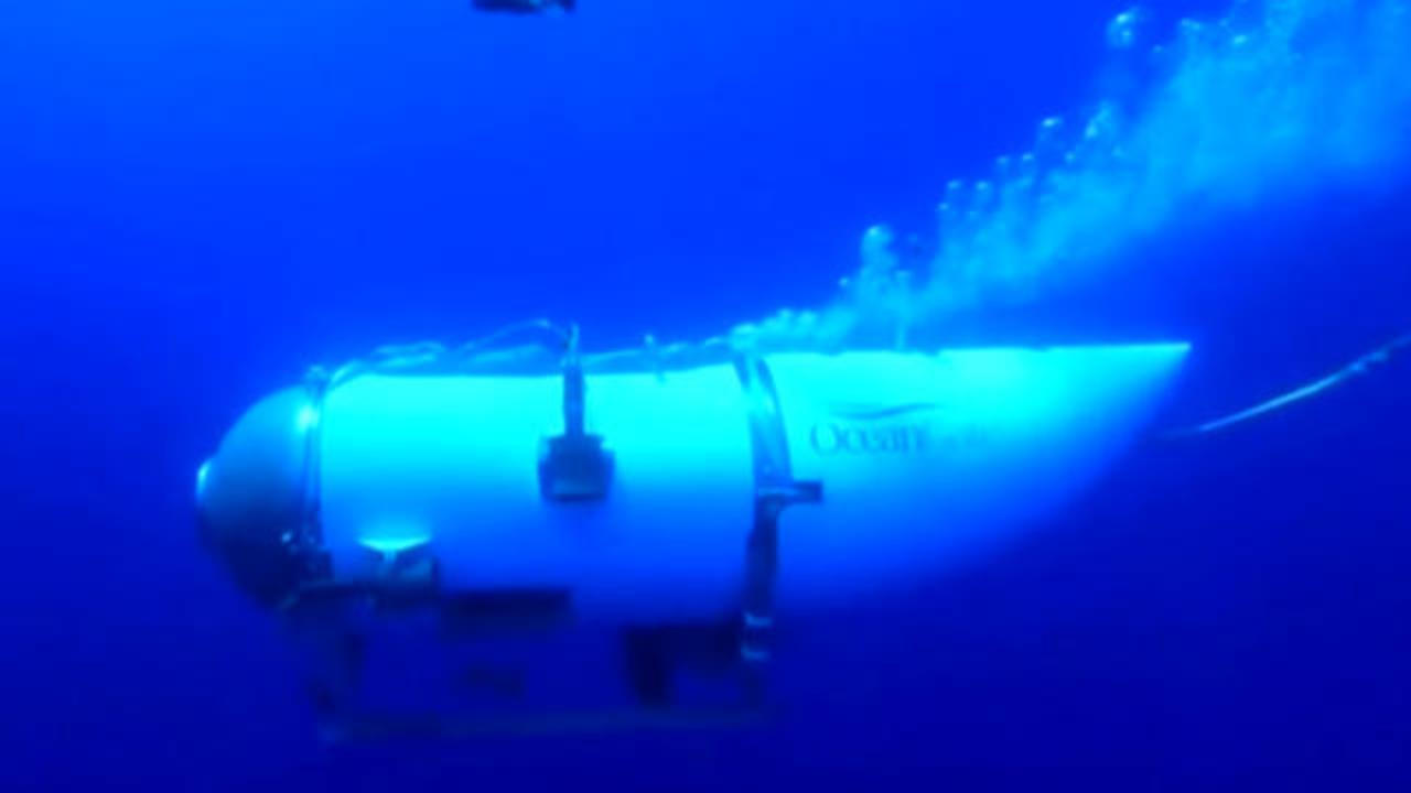 Go inside a submarine used to explore the Titanic wreck